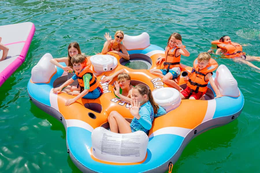 Dubai: Yacht Cruise with Swimming, Snorkeling and BBQ Lunch - BBQ Lunch and Unlimited Drinks: The Value Behind the Comfort