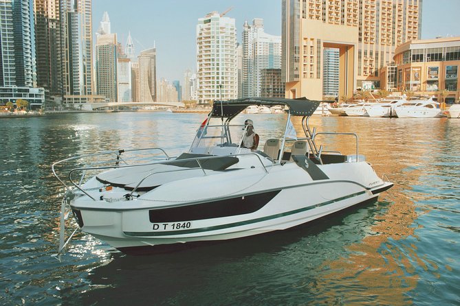 Dubai Yacht Sea escape Cruise, Swim, Tan & Sightsee! - Getting on board at Coffee Club Marina Gate (and why 15 minutes early helps)