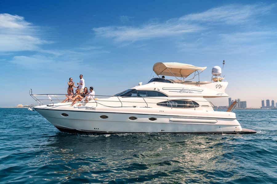 Dubai Yacht Tour - Boat Trip upto 12 guests Private event - From Serene Yachts to the first big views at sea
