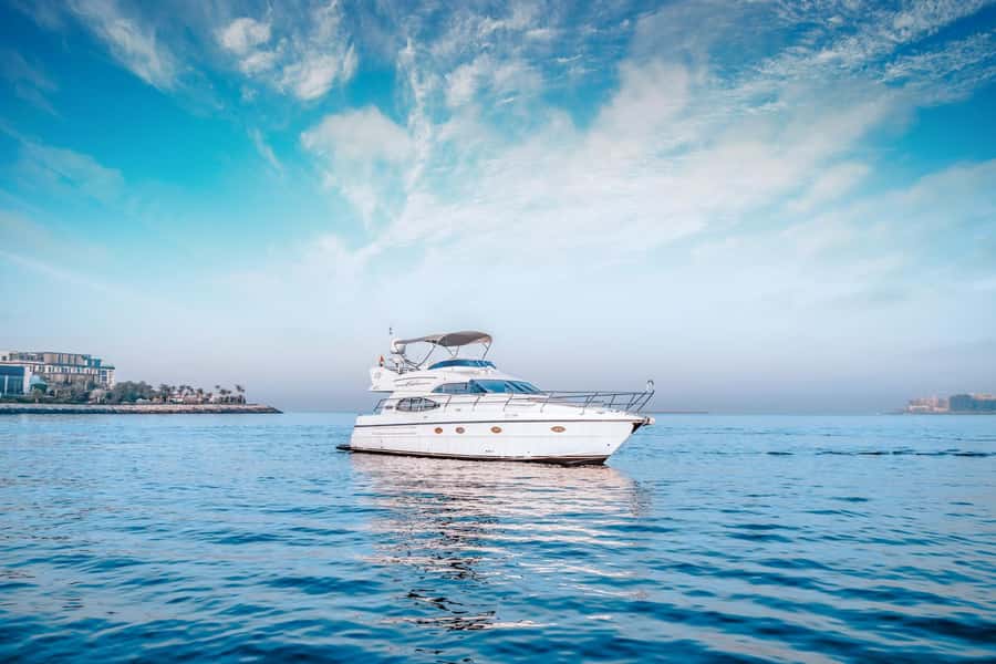 Dubai Yacht Tour - Boat Trip upto 12 guests Private event - Drinks and food: how the included soft drinks work, and what alcohol costs