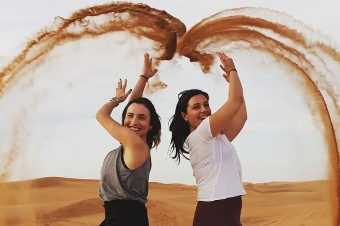 Evening Desert Safari & BBQ With Live Shows,Camel Ride,Falcon pic - Falcon photo and camp timing: how to get the moments without rushing