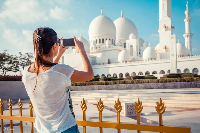 Exclusive Abu Dhabi tour, without Ferrari World - Yas Island: the modern, manmade stop that changes the mood