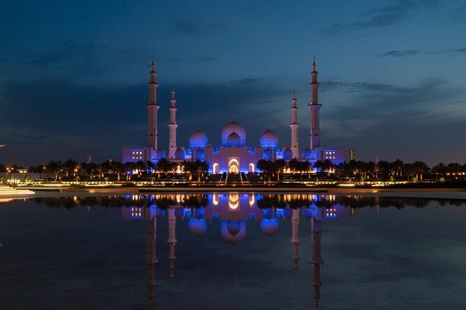 Exclusive Full-Day Abu Dhabi City Tour with Sheikh Zayed Mosque - Sheikh Zayed Grand Mosque: the stop that sets the tone