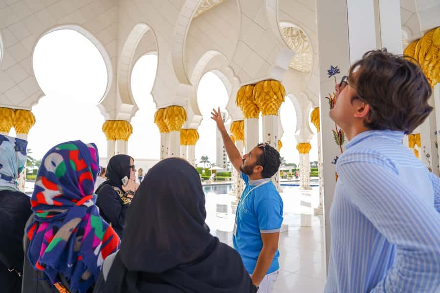From Abu Dhabi: City Tour with Grand Mosque & Louvre Museum - Louvre Abu Dhabi on Saadiyat Island: Modern Architecture Meets Global Art
