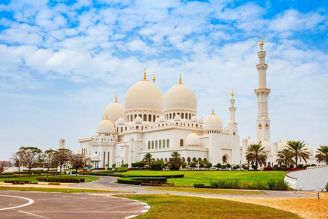 From Abu Dhabi: Grand Mosque, Qasr Al Watan Palace & Etihad Tower - Qasr Al Watan palace entry, the art and the Palace of the Nations halls