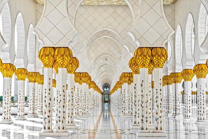 From Abu Dhabi: Grand Mosque, Qasr Al Watan Palace & Etihad Tower - City Corniche and the Emirates Palace photo moment
