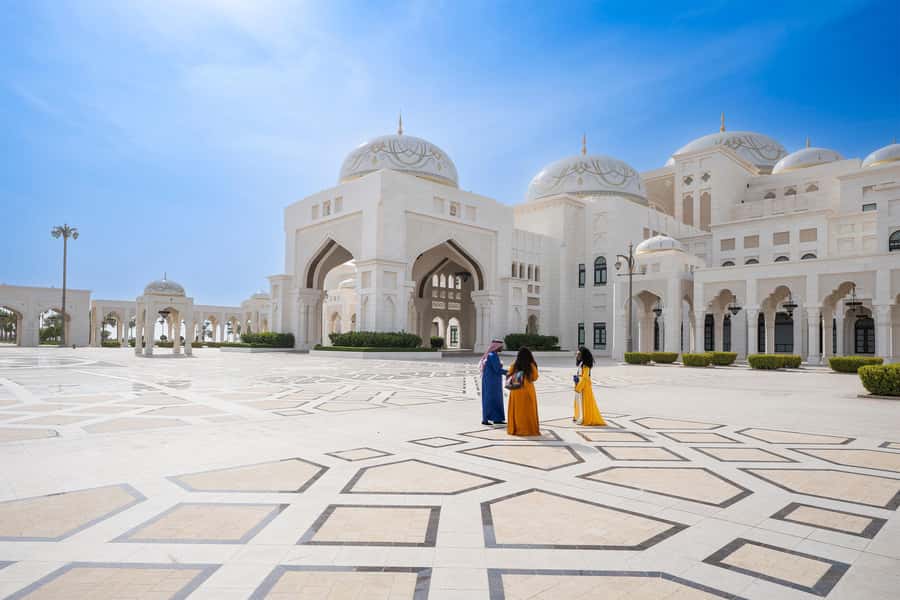 From Abu Dhabi: Grand Mosque, Royal Palace& Heritage Village - Entering Sheikh Zayed Grand Mosque: plan for photos, prayer spaces, and time limits