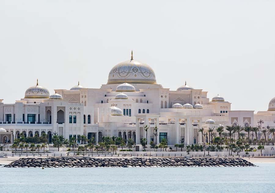 From Abu Dhabi: Grand Mosque, Royal Palace& Heritage Village - Heritage Village: desert life, live crafts, and realistic market time