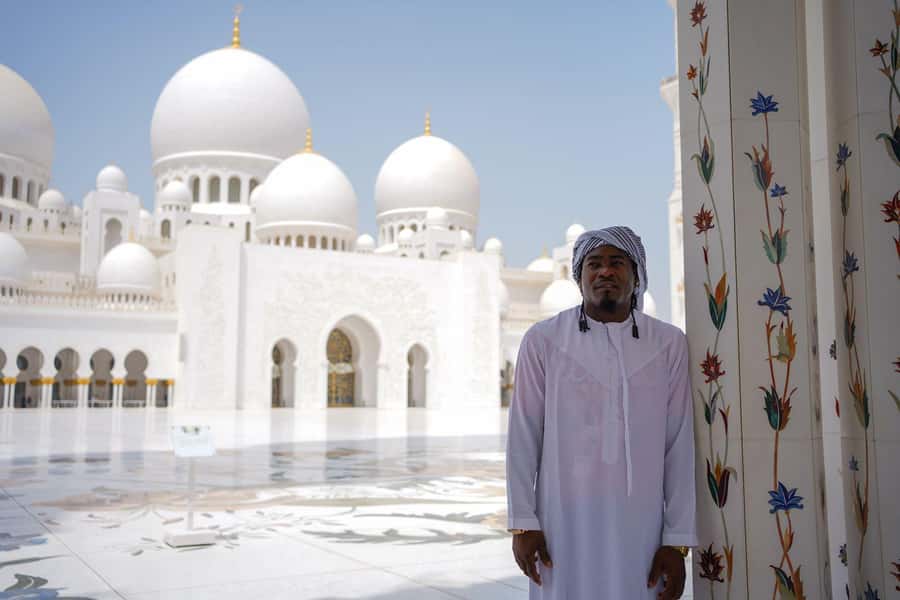 From Abu Dhabi: Half-Day Sheikh Zayed Mosque Guided Tour - Should you book the Sheikh Zayed Grand Mosque half-day tour?