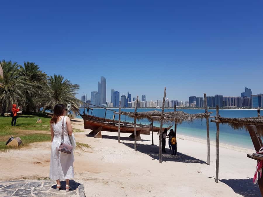 From Dubai: Abu Dhabi City Tour - A 9-hour Abu Dhabi sampler from Dubai, built for first-timers