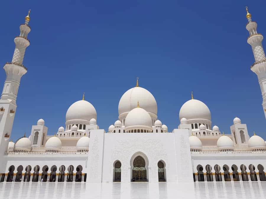 From Dubai: Abu Dhabi City Tour - The drive that fills in the gaps, from Capital Gate to Al Bateen