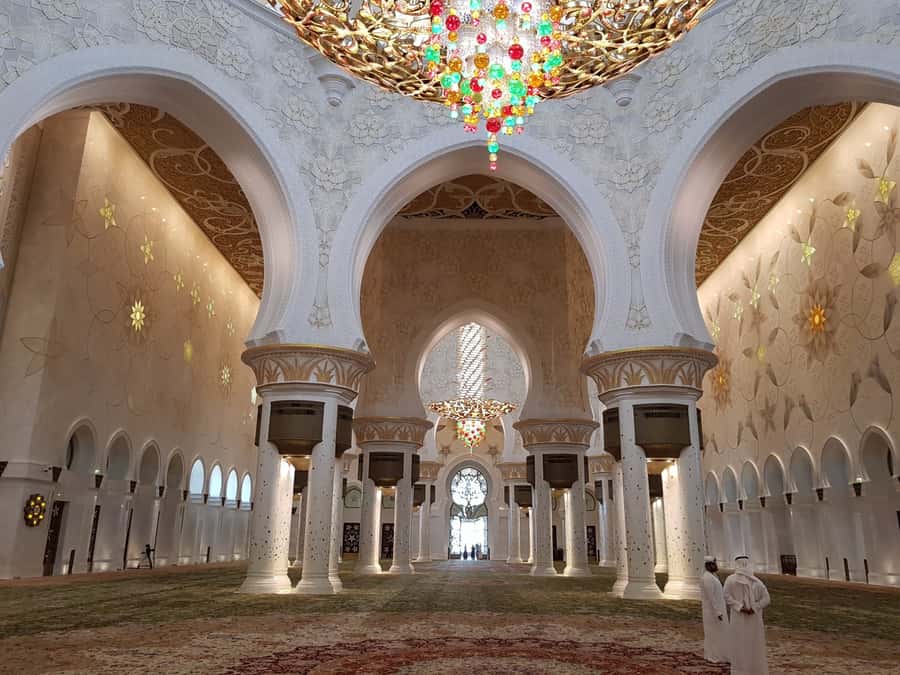 From Dubai: Abu Dhabi City Tour - Guide quality can make or break the day