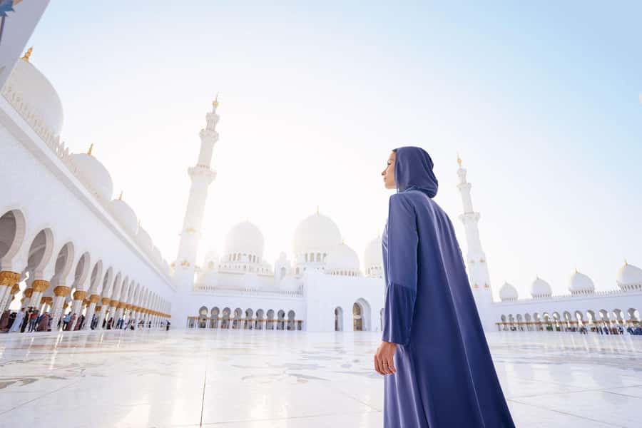 From Dubai: Abu Dhabi Essentials Tour with Optional Lunch - A 9 to 10 hour Abu Dhabi essentials day from Dubai