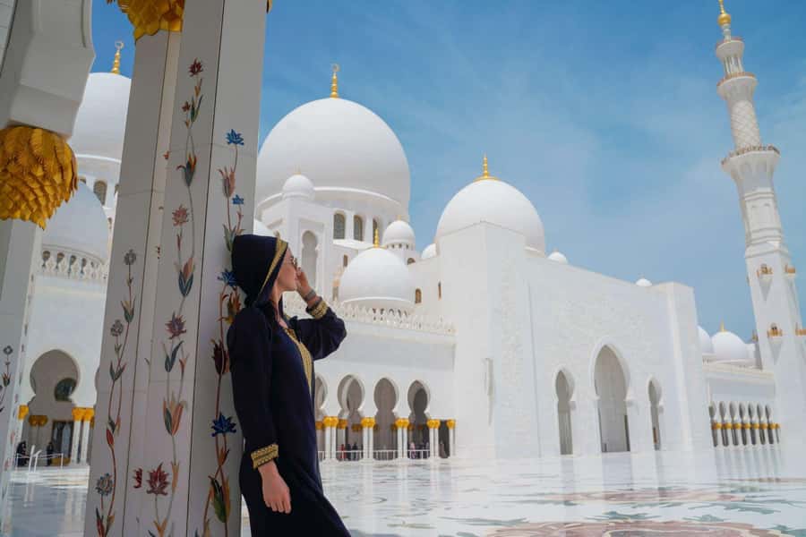 From Dubai: Abu Dhabi Grand Mosque & Louvre Museum Full-Day - Dubai to Abu Dhabi: comfort matters on a long day