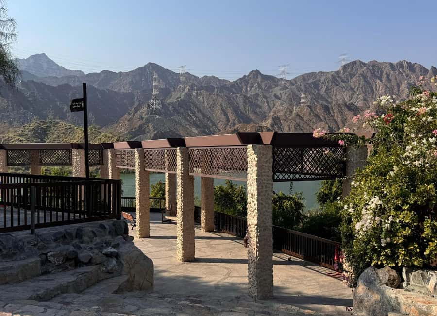 From Dubai: Fujairah City Tour - Lunch in Fujairah: plan your budget, then enjoy the break