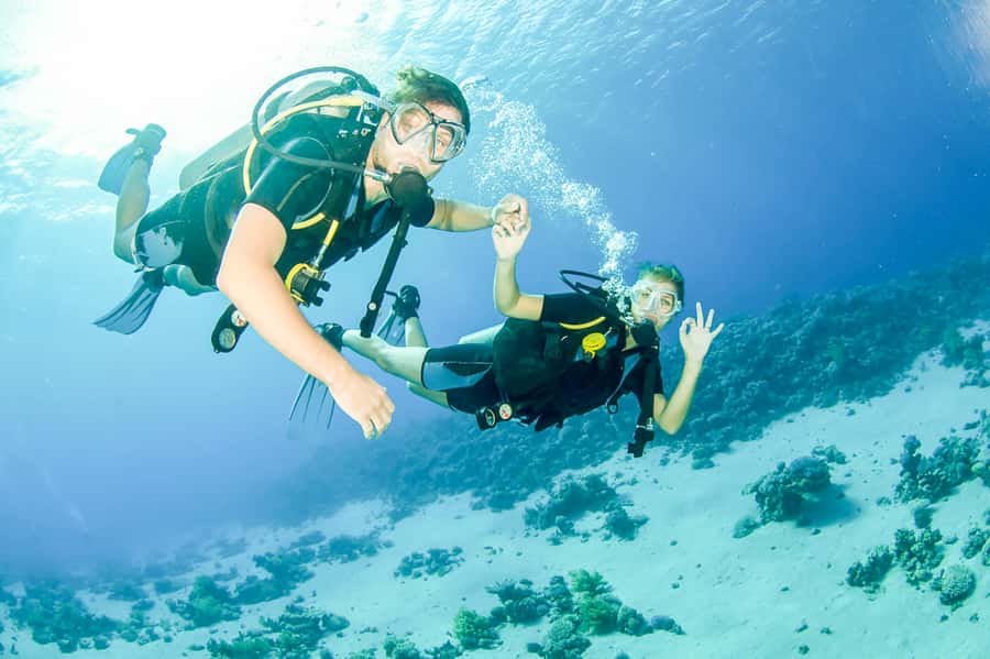 From Dubai: Fujairah Scuba Dive and Snorkeling - Entering Fujairah From Dubai: the ride is part of the package