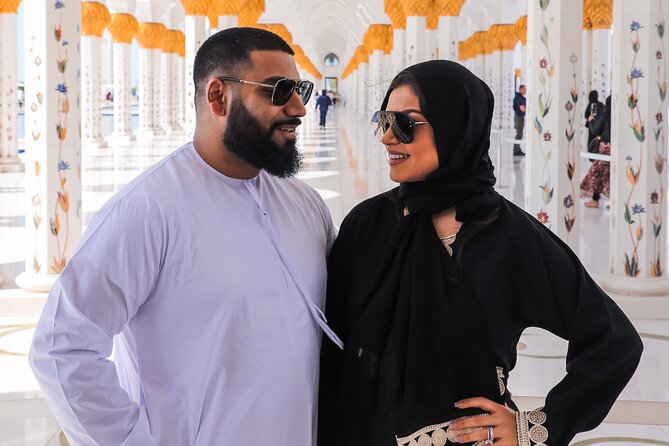 From Dubai To Abu Dhabi: Royal Palace, Grand Mosque &Etihad Tower - The guides: the difference between seeing and understanding