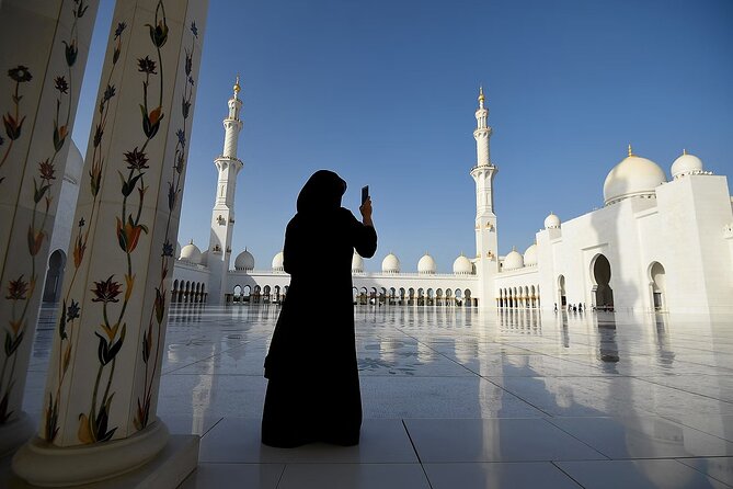 Full Day Abu Dhabi City Tour + BAPS Mandir Visit, guide transfer - Marina Mall Lunch Break: Plan for Limited Time and Choice