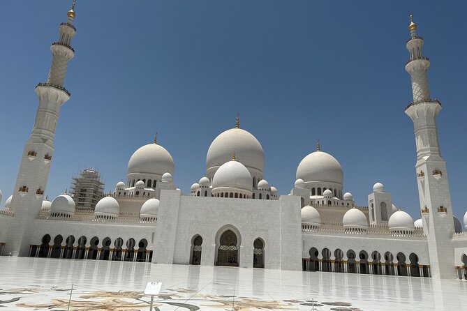 Full-day City Tour from Dubai to Abu Dhabi - Abu Dhabi Dates Market: the best stop for small buys and sweet breaks
