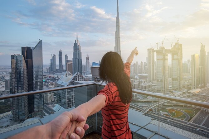 Iconic Burj Khalifa Views Experience Dubai's Skyline - Crowd reality, lines, and how to avoid the worst timing