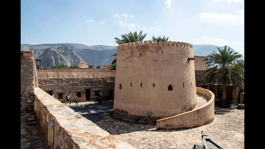 Khasab: Private City Tour and Wadi Qadah - The 16th-century fort: a quick history lesson that pays off later