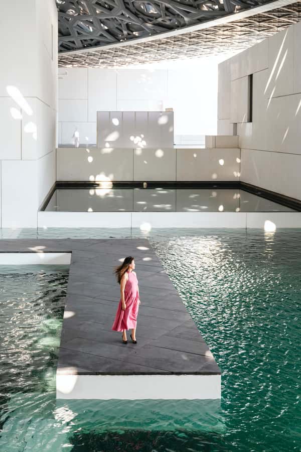 Louvre Abu Dhabi: Join an Express Guided Tour - Headsets, live English guide, and the listening setup that keeps you on track