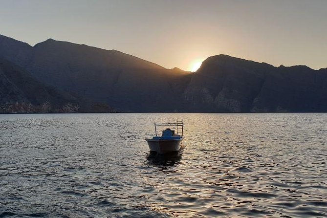 Musandam Khasab Day Trip and Dhow Cruise from Dubai - Lunch on board: Arabic buffet food, plus unlimited drinks