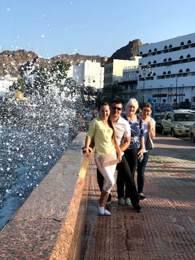 Muscat: Day Tour with Omani Lunch, Hotel Pickup, and Airfare - Al Alam Palace (Flag Palace), Mutrah Fort, and a fishing village flavor