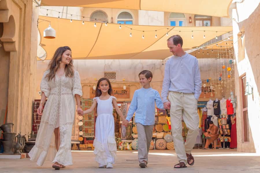 Old Dubai Guided Tour With Photographer: Souks & Street Food - Spice Souk: turn your nose into a market map