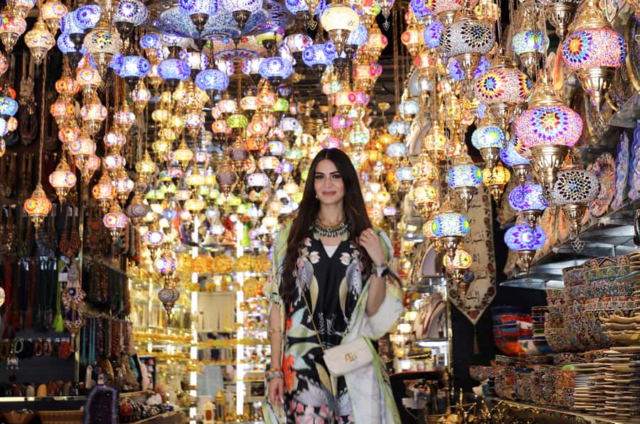 Old Dubai Guided Tour With Photographer: Souks & Street Food - Optional photographer experience: real guidance for real people