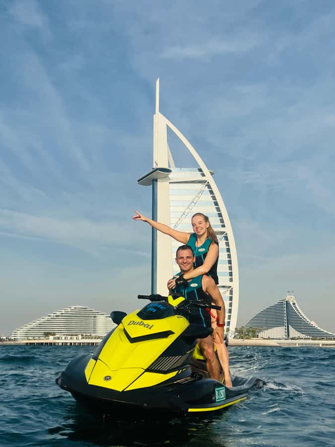 Palm Jumeirah: 1.5-Hour Guided Jet Ski Tour - Instructor quality and how language affects your ride