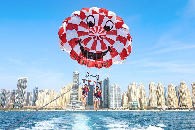Parasailing in Dubai with Palm Jumeirah and JBR Beach views - What the flight feels like at around 250 meters