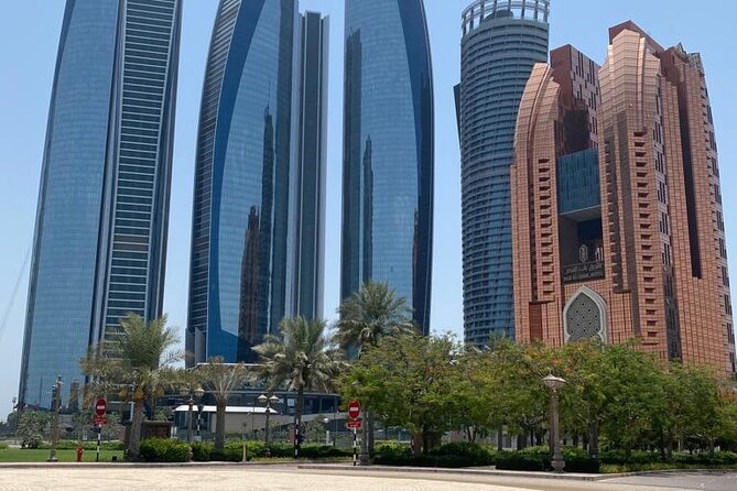 Private Abu Dhabi City Tour with Emirates Palace, Grand Mosque - Emirates Palace and the Furious 7 towers: luxury, design, and quick photos