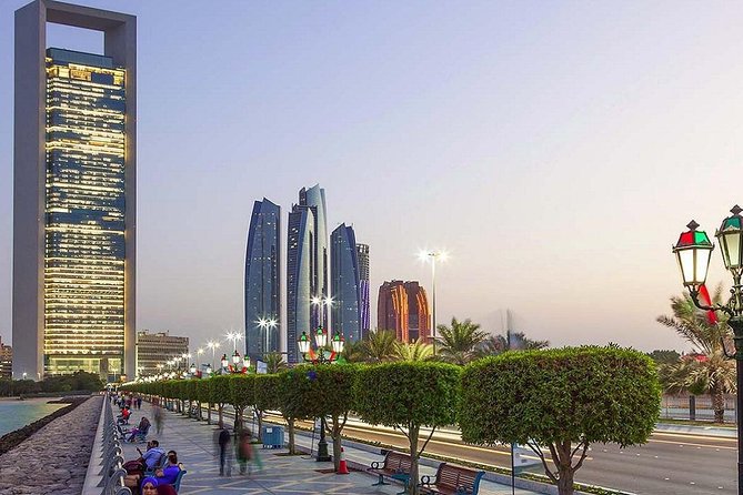Private Abu Dhabi City tour with Gold Coffee at Emirates Palace - Heritage Village and Qasr Al Watan: culture and power, side by side