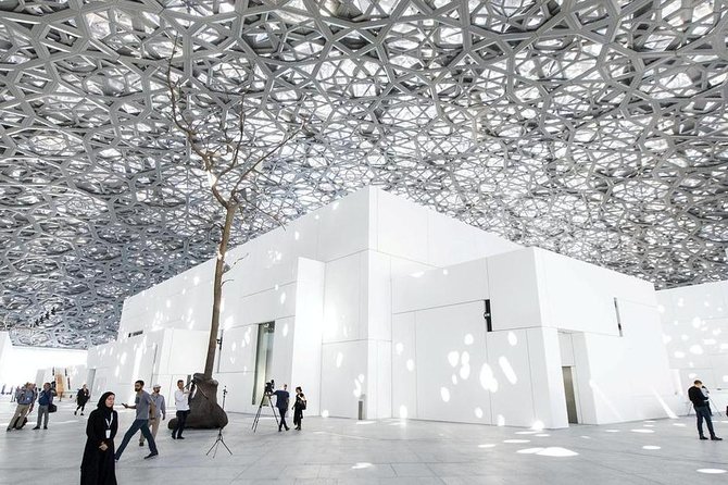 Private Abu Dhabi City Tour with Louvre Museum & Sheikh Zayed Grand Mosque - Emirates Palace and the Islamic Art Gallery: luxury meets craft