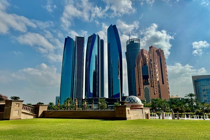 Private Abudhabi City Tour from Dubai - Qasr Al Watan and the Louvre Abu Dhabi area: culture and modern art nearby