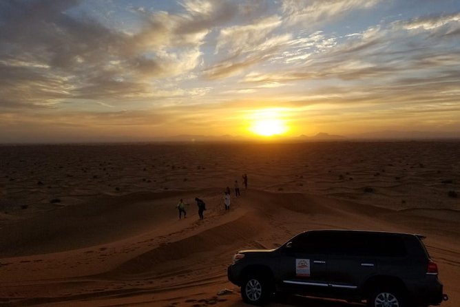 Private Evening Red Sand Desert Safari with BBQ Dinner - What to Wear, What to Eat, and Alcohol You Need to Budget For