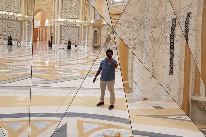 Private Full-Day Abu Dhabi City Tour from Dubai - Dates Market, a Small Stop With Big Flavor Payoff