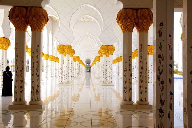 Private Full Day Tour of Abu Dhabi - Emirates Palace and Al Bateen Drive-Through: Luxury Photo Stops