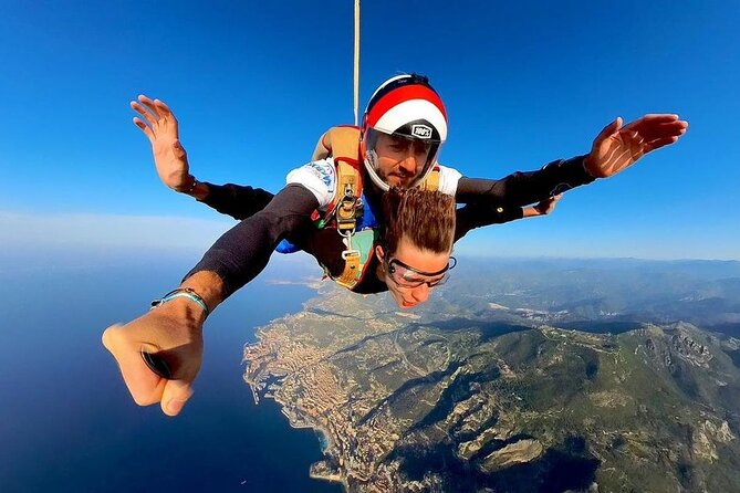 Private Skydive at the Palm Dubai Experience with Transfer Option - Your In-Air Plan Starts With a Real Safety Briefing