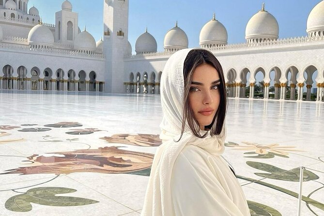 Private Tour in Abu Dhabi City with BAPS Temple - Etihad Towers and Emirates Palace: quick looks at the luxury side of Abu Dhabi