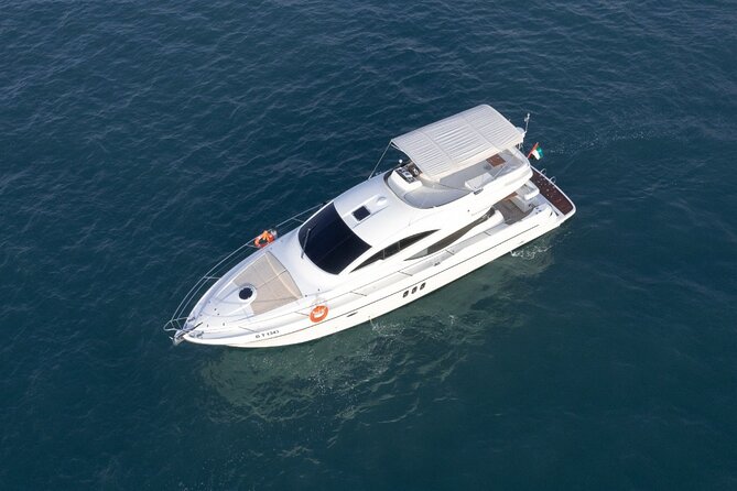 Private Yacht Cruising Rental from Dubai Marina - Palm Jumeirah and Burj Al Arab in the same ride, timing your day right