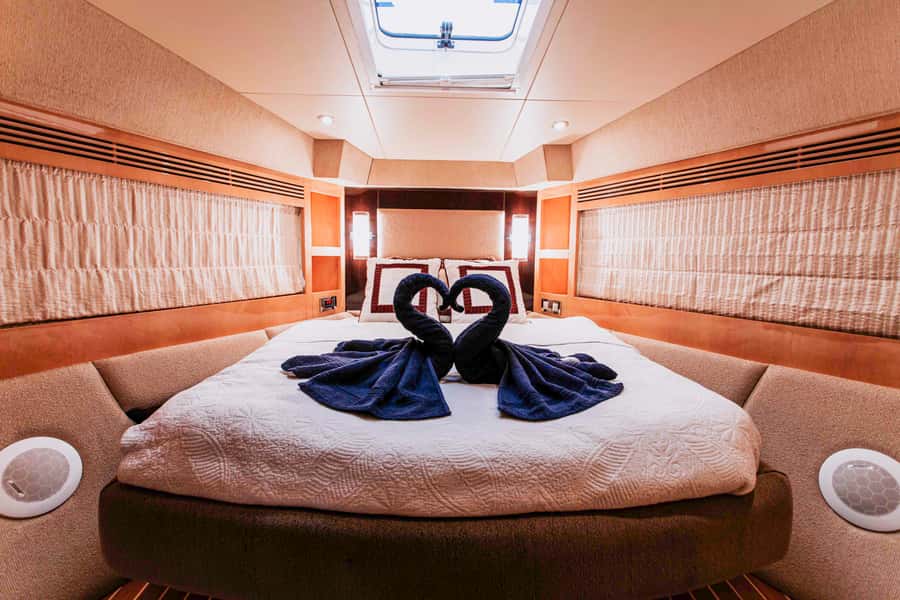 Private Yacht Dubai: 56ft - Palm Jumeirah: Where the Cruise Turns Into a Wow Moment