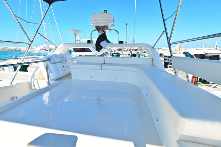 Private Yacht Tour with Marina, JBR, Atlantis & Palm Views - Price and value: when $343 per group makes sense