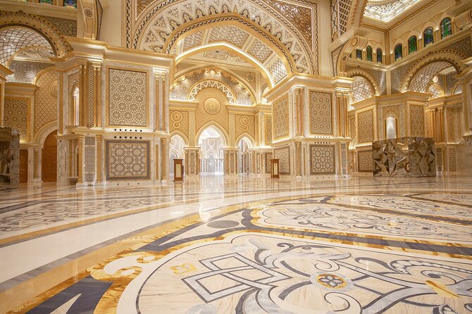 Qasr Al Watan Admission Ticket - Spirit of Collaboration: the 350,000-crystal chandelier moment