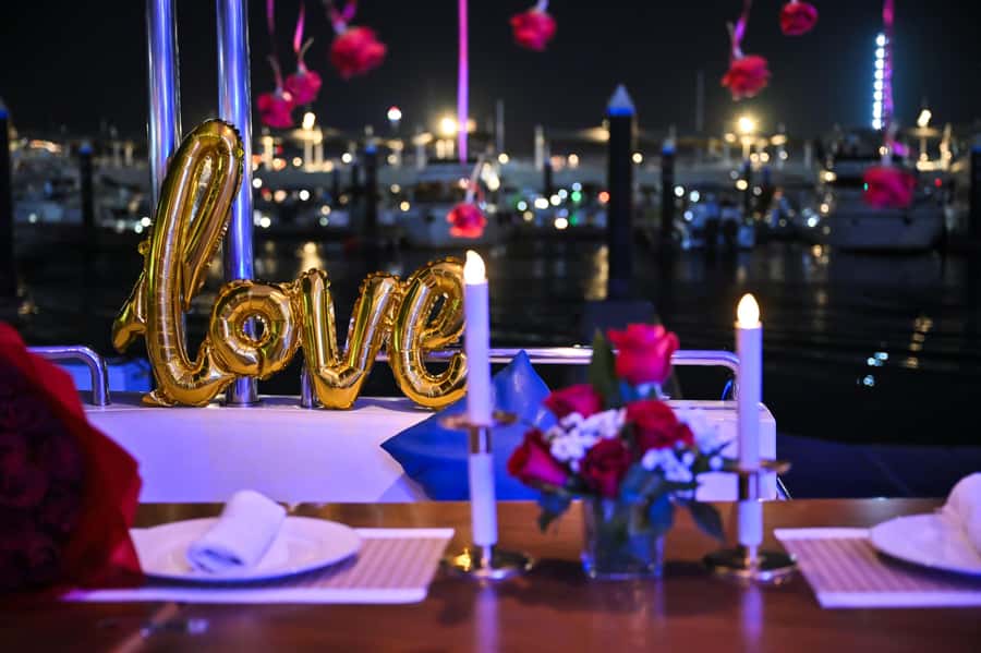 Romantic Dinner on Private Yacht - Drinks included: what you get, and what to plan for