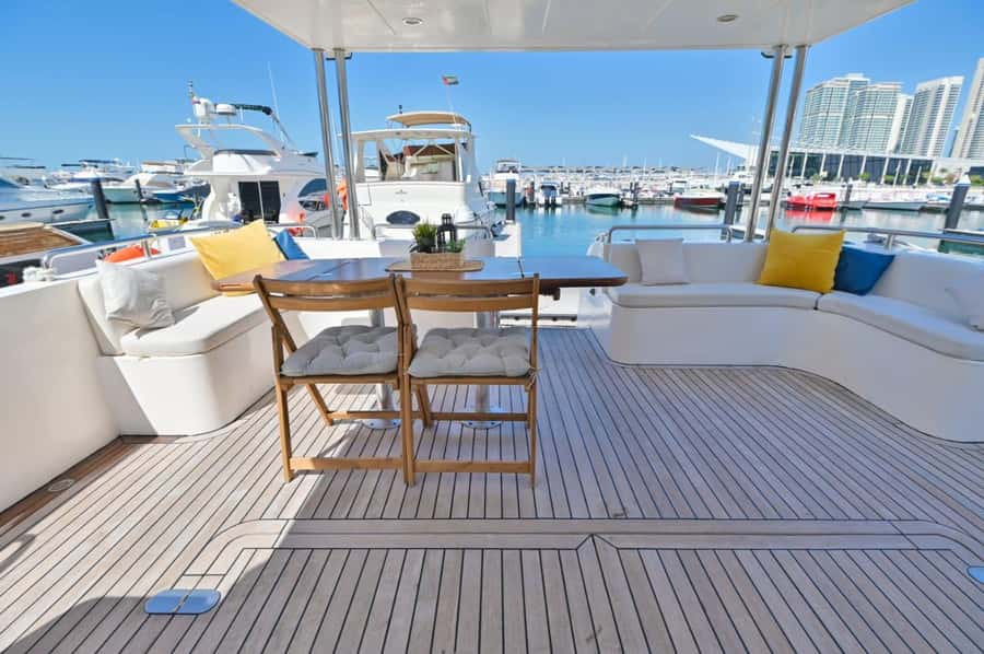 Romantic Dinner on Private Yacht - Who this romantic yacht dinner is best for