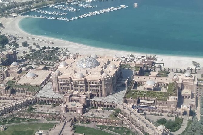 Semi-Private Abu Dhabi Guided Cultural Tour with Lunch - Abu Dhabi Mall Lunch: A Relaxed Buffet in a 4-Star Setting