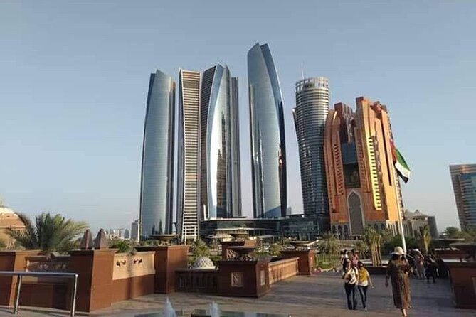 Semi-Private Abu Dhabi Guided Cultural Tour with Lunch - Dates Market in Port Zayed: Fresh Royal Dates and 300+ Varieties