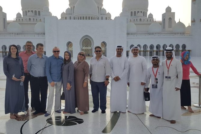 Sheikh Zayed Grand Mosque with Emirati - A top Abu Dhabi stop that feels more like a guided story